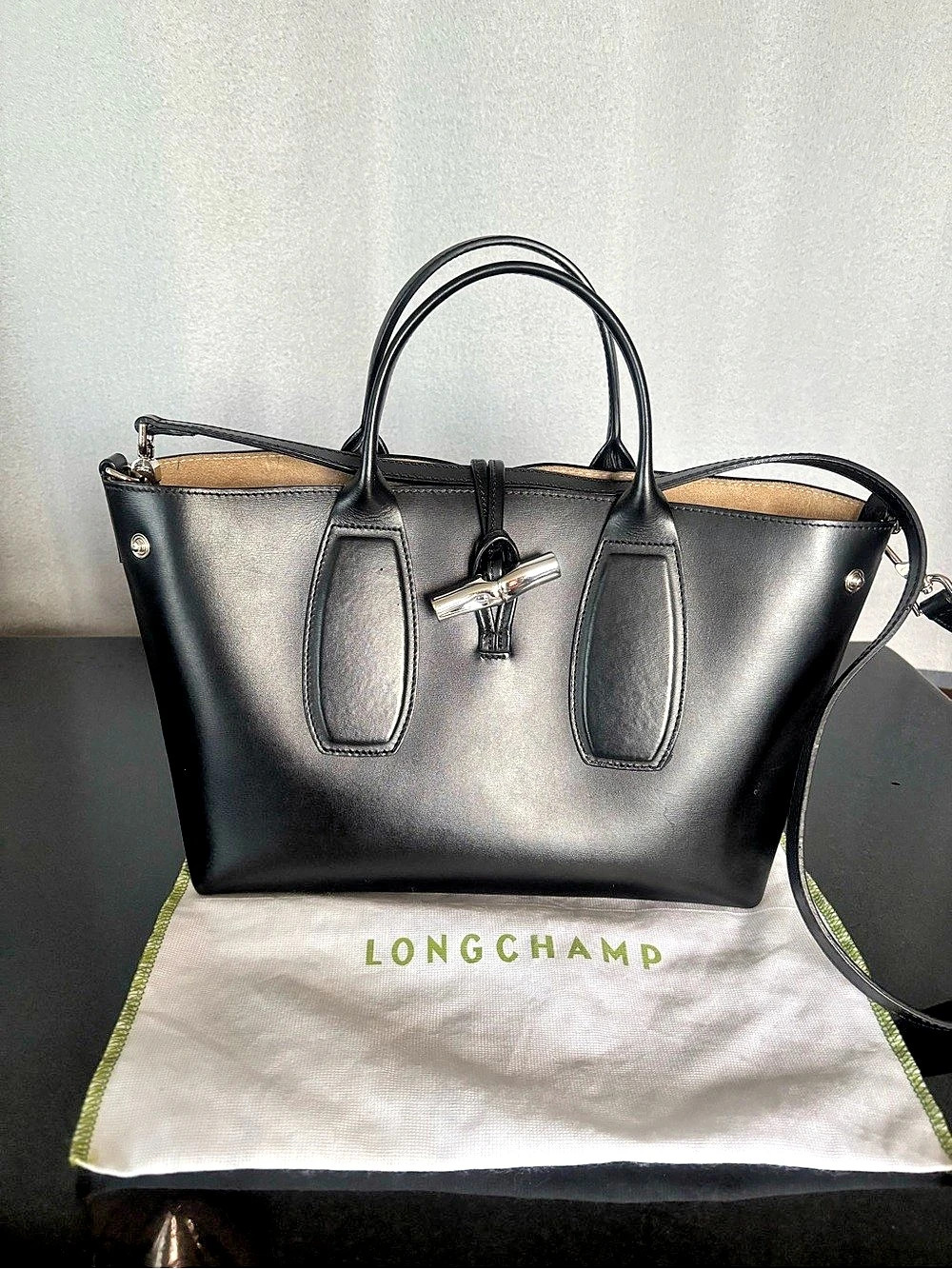 Authentic Longchamp Le Roseau Leather bag in Black